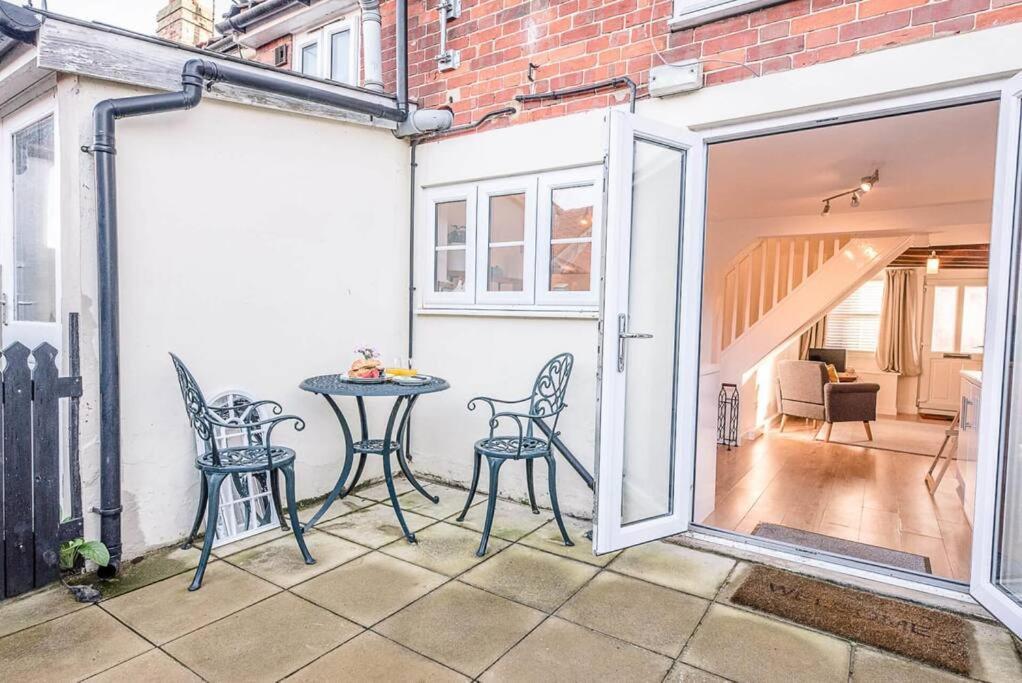 Button Cottage, Wickham Market Exterior photo